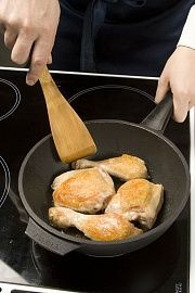 Приготовление блюда по рецепту - Цыпленок «Вале д`Ож». Шаг 1